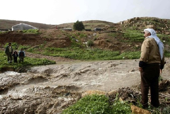 الأغوار الفلسطينية ومعاناة إضافية مع مياه الأمطار