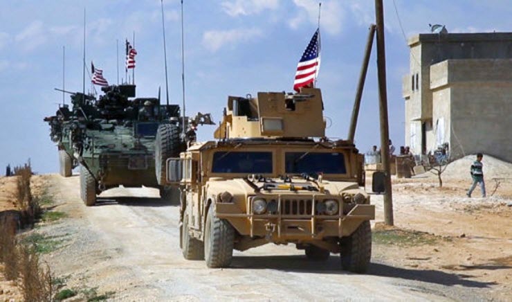 قوات أمريكية تقوم بدوريات على مشارف بلدة منبج السورية